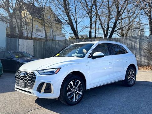 Used 2025 Audi Q5 2.0T Premium image 2