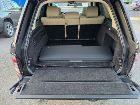 Used 2016 Land Rover Range Rover HSE image 13