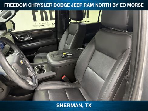 Used 2022 Chevrolet Suburban LT w/ Luxury Package AWD/4WD image 8