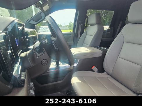 Used 2023 Chevrolet Silverado 1500 LTZ w/ LTZ Premium Package AWD/4WD image 8