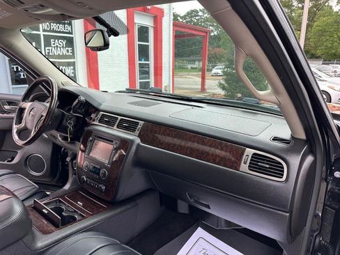 Used 2013 GMC Yukon XL Denali RWD image 20