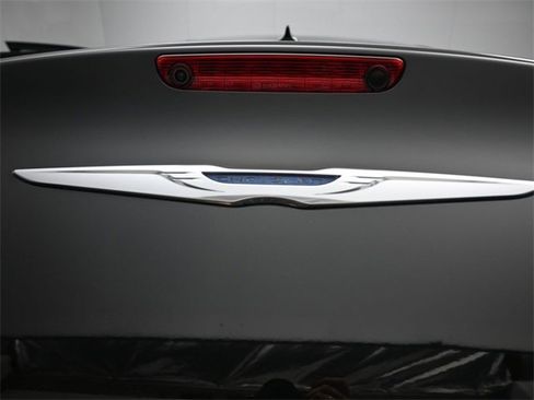 Used 2016 Chrysler 300 C w/ Safetytec Plus Group image 14