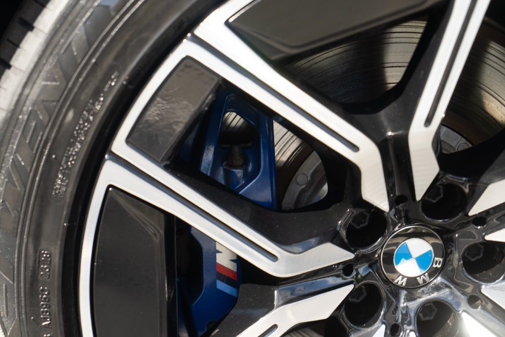 Used 2024 BMW i7 xDrive60 AWD/4WD image 9