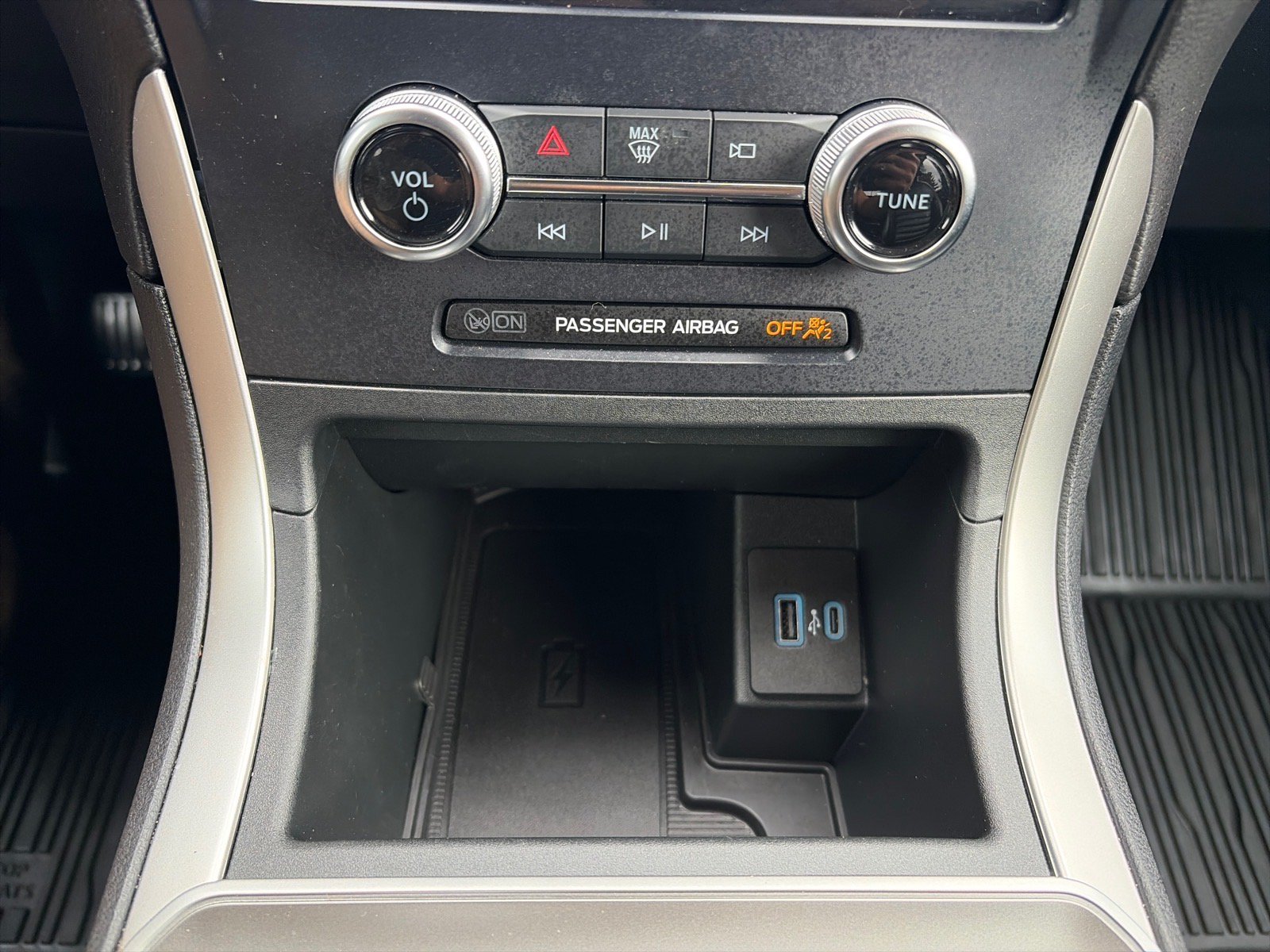 Used 2024 Ford Edge SEL w/ Convenience Package AWD/4WD image 21