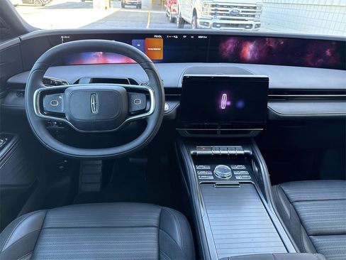 Used 2024 Lincoln Nautilus Reserve w/ Jet Appearance Package (87T) image 9