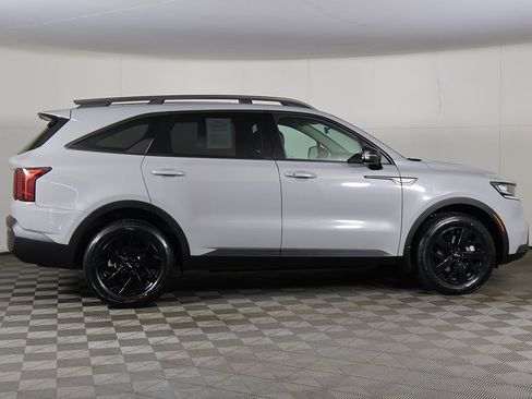 Used 2023 Kia Sorento S w/ Panoramic Sunroof Package image 19
