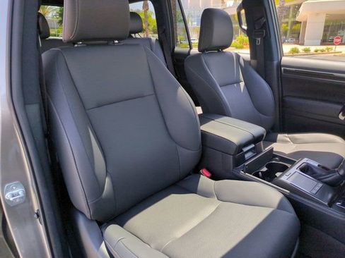 Used 2022 Lexus GX 460 Premium w/ Premium Package AWD/4WD image 30