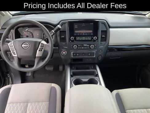 Used 2024 Nissan Titan SV w/ SV Convenience Package RWD image 4