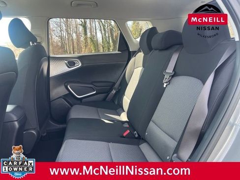 Used 2023 Kia Soul LX image 15