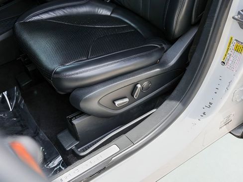 Used 2020 Lincoln Nautilus Reserve FWD image 10