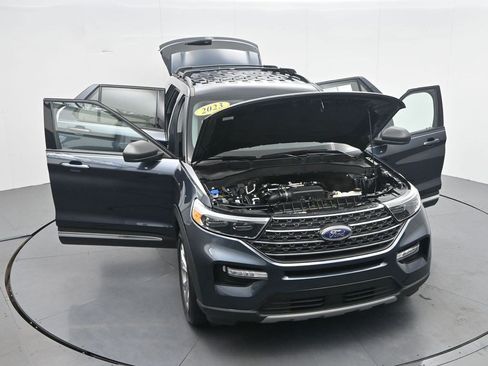 Used 2023 Ford Explorer XLT w/ Equipment Group 202A AWD/4WD image 41