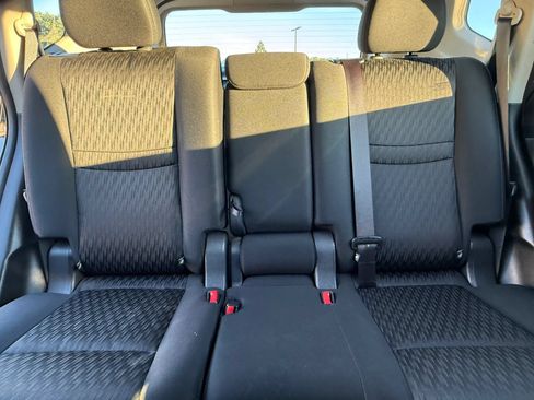 Used 2018 Nissan Rogue S AWD/4WD image 22