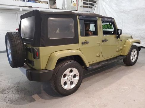 Used 2013 Jeep Wrangler Unlimited Sahara w/ Connectivity Group AWD/4WD image 7