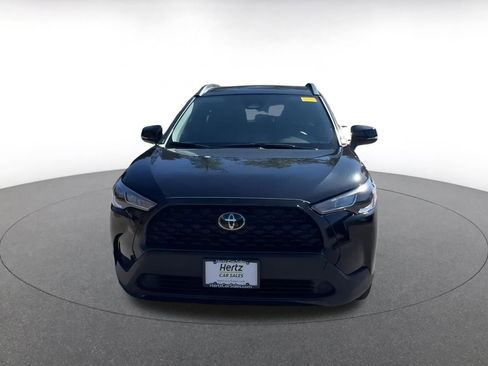 Used 2025 Toyota Corolla Cross LE image 4