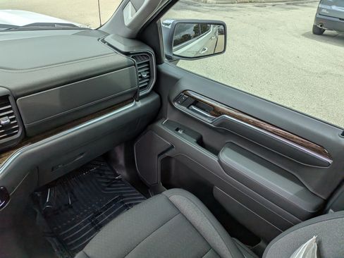 Used 2022 GMC Sierra 1500 SLE AWD/4WD image 18