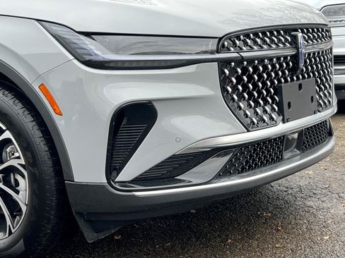 New 2026 Lincoln Nautilus Premier image 2