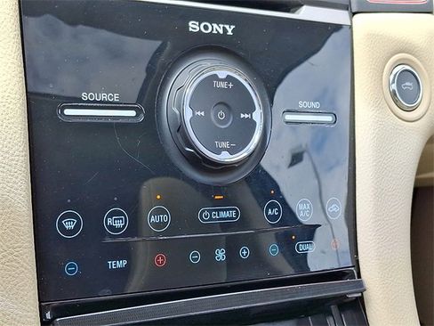 Used 2019 Ford Taurus Limited image 10