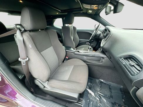 Used 2022 Dodge Challenger R/T image 34