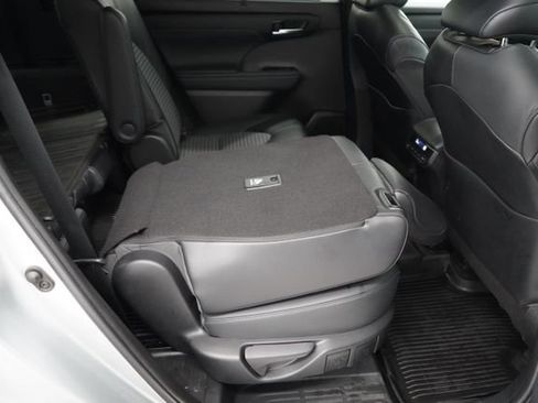 Used 2023 Toyota Highlander XSE image 78