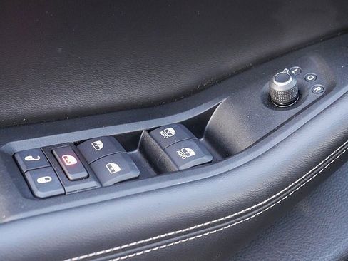 Used 2025 Jeep Grand Cherokee Altitude image 25