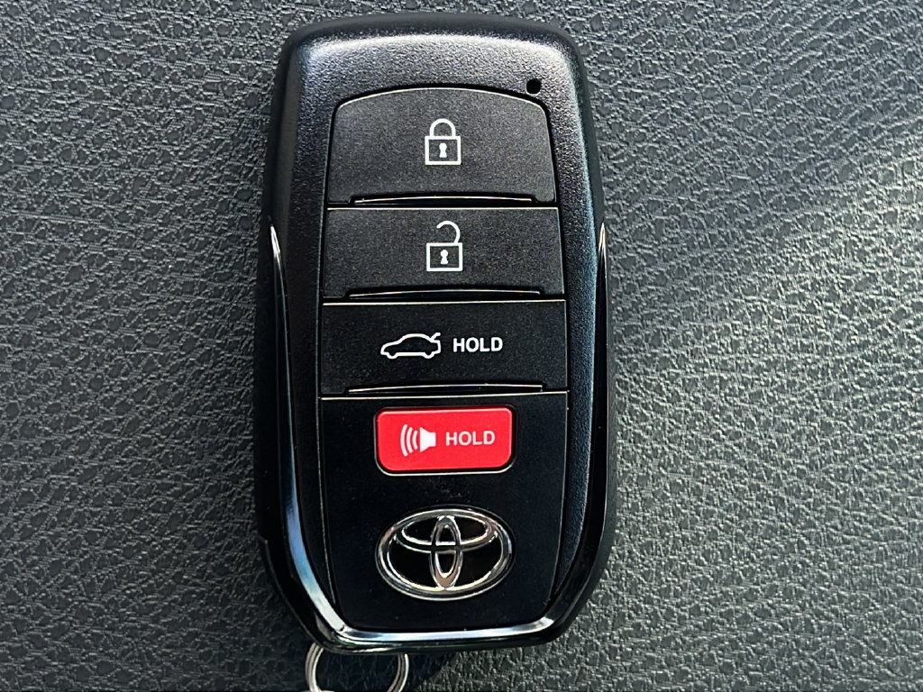 Used 2025 Toyota Camry SE FWD image 26