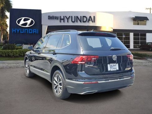 Used 2020 Volkswagen Tiguan SE w/ Panoramic Sunroof Package FWD image 4