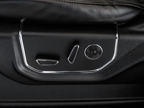 Used 2015 Ford F150 Platinum w/ Equipment Group 701A Luxury image 33