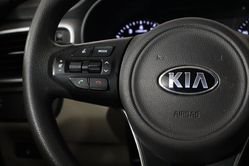 Used 2016 Kia Sorento AWD image 8