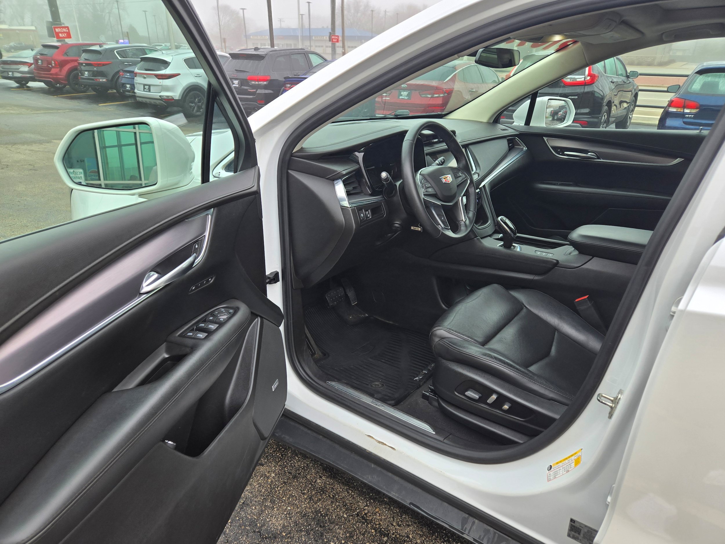 Used 2018 Cadillac XT5 Luxury AWD/4WD image 5