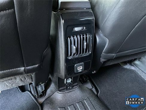 Used 2024 Jeep Compass Latitude image 24