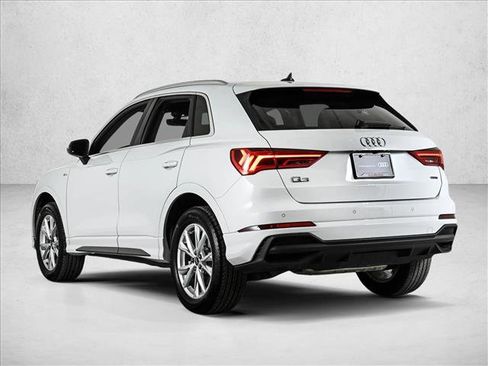 Certified 2025 Audi Q3 2.0T Premium w/ Convenience Package image 8