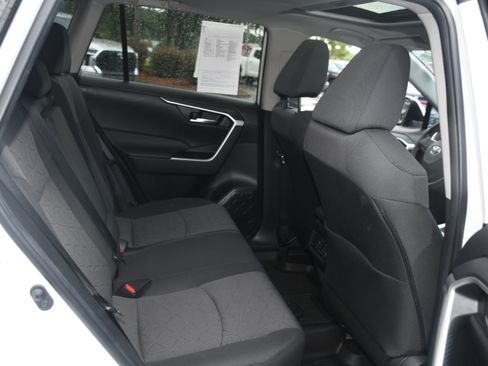 Used 2024 Toyota RAV4 XLE w/ Convenience Package FWD image 18