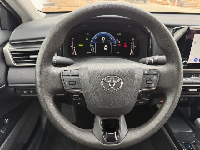 Used 2025 Toyota Camry LE FWD image 13