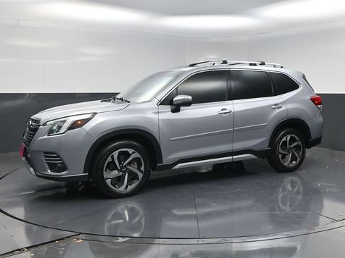 Used 2022 Subaru Forester Touring w/ Popular Package #3 AWD/4WD image 3