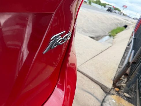 Used 2015 Ford Fiesta SE FWD image 27