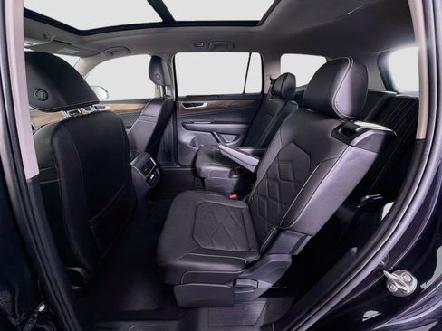 Used 2025 Volkswagen Atlas SE FWD image 30