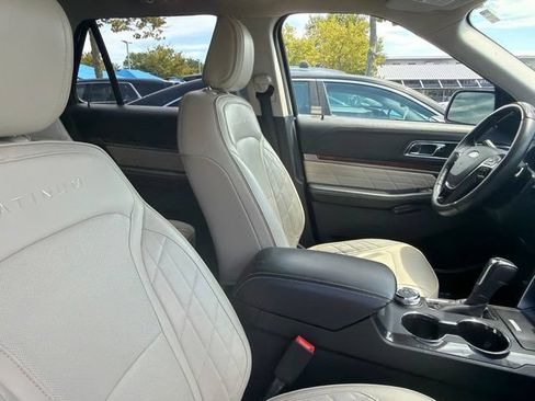 Used 2018 Ford Explorer Platinum AWD/4WD image 11