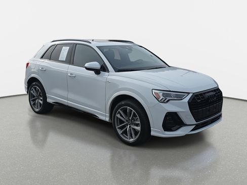 Used 2024 Audi Q3 2.0T Premium Plus w/ Premium Plus Package image 3