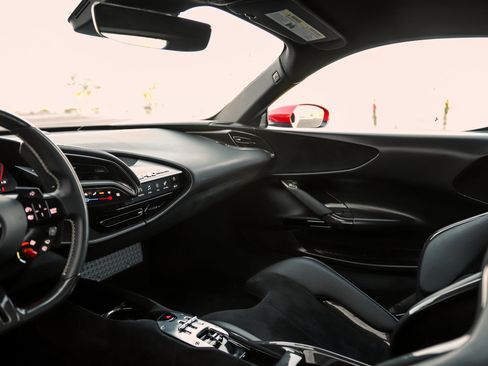 Used 2021 Ferrari SF90 Stradale image 29