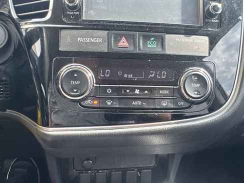 Used 2018 Mitsubishi Outlander ES FWD image 18