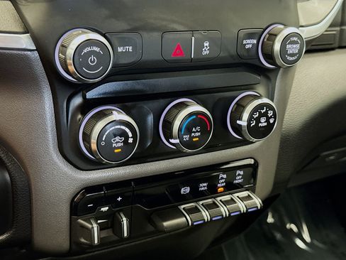 Used 2022 RAM 2500 Big Horn w/ Night Edition AWD/4WD image 12