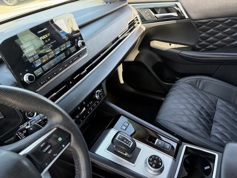 Used 2023 Mitsubishi Outlander 4WD Plug-In Hybrid image 25