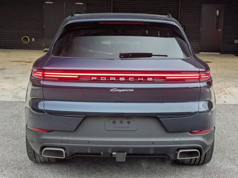 Used 2026 Porsche Cayenne AWD/4WD image 10