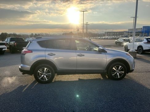 Used 2018 Toyota RAV4 XLE image 8