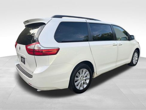 Used 2015 Toyota Sienna XLE Premium AWD/4WD image 8