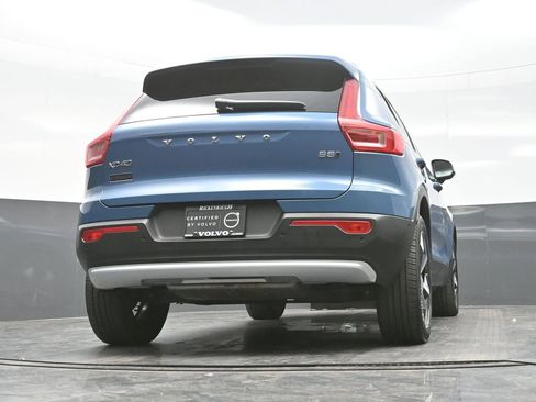 Used 2025 Volvo XC40 B5 Plus image 20