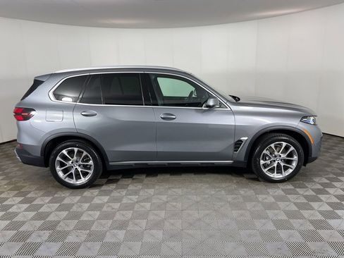 Certified 2025 BMW X5 xDrive40i w/ Premium Package AWD/4WD image 4