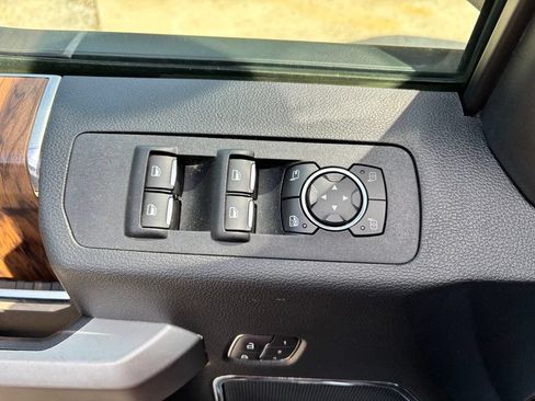 Used 2019 Ford F150 Lariat w/ Trailer Tow Package AWD/4WD image 23