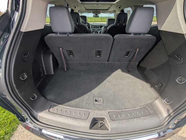 Used 2018 Buick Enclave Essence AWD/4WD image 11