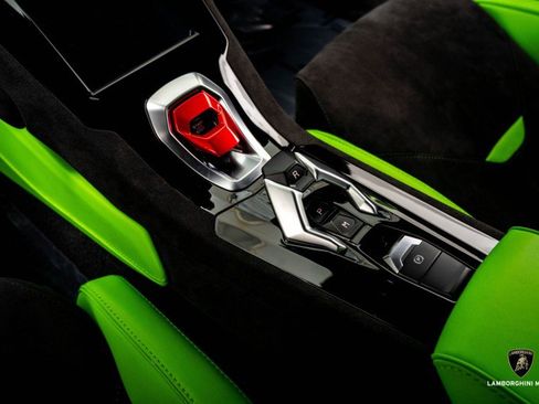 Used 2023 Lamborghini Huracan Tecnica image 37